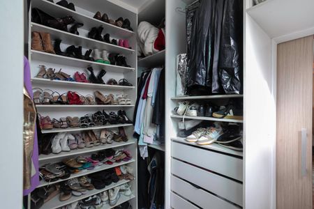 Casa à venda com 268m², 5 quartos e 4 vagasCloset da suíte 2