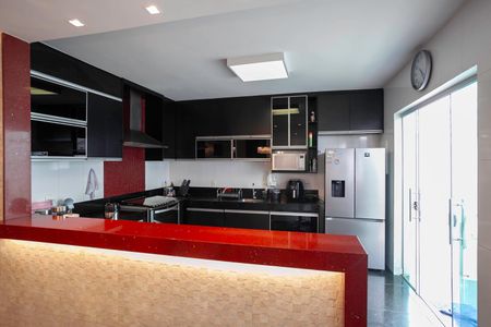 Casa à venda com 268m², 5 quartos e 4 vagasCozinha