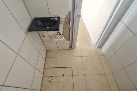 Casa para alugar com 30m², 1 quarto e sem vaga Casa para alugar com 30m², 1 quarto e sem vagaBanheiro