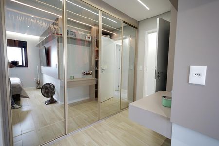 Apartamento à venda com 93m², 3 quartos e 2 vagasCloset