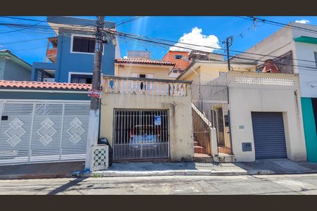 Casa à venda com 104m², 2 quartos e 1 vaga Casa à venda com 104m², 2 quartos e 1 vagaFachada