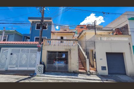 Casa à venda com 104m², 2 quartos e 1 vaga Casa à venda com 104m², 2 quartos e 1 vagaFachada