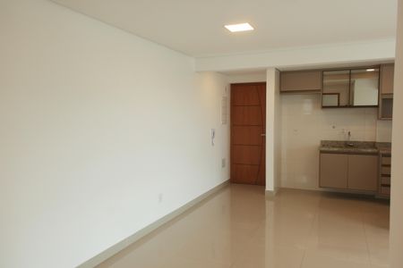 Sala de apartamento para alugar com 2 quartos, 68m² em Embaré, Santos