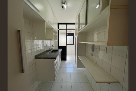Apartamento para alugar com 65m², 2 quartos e 2 vagasCozinha