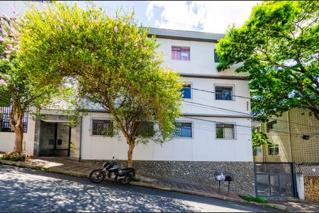 Apartamento para alugar com 95m², 3 quartos e sem vagaFacahda