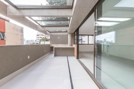 Apartamento à venda com 182m², 3 quartos e 2 vagas Apartamento à venda com 182m², 3 quartos e 2 vagasTerraço