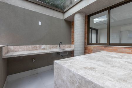Apartamento à venda com 182m², 3 quartos e 2 vagas Apartamento à venda com 182m², 3 quartos e 2 vagasTerraço