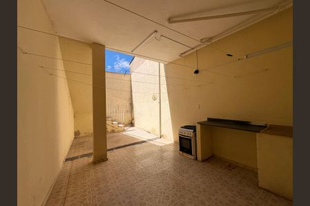 Casa à venda com 200m², 3 quartos e 4 vagasQuintal