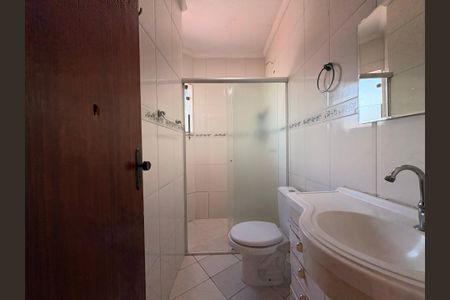 Casa à venda com 200m², 3 quartos e 4 vagasBanheiro da Suíte