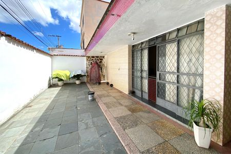Casa à venda com 360m², 3 quartos e 4 vagasGaragem