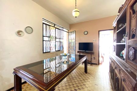 Casa à venda com 3 quartos, 360m² em Renascença, Belo Horizonte