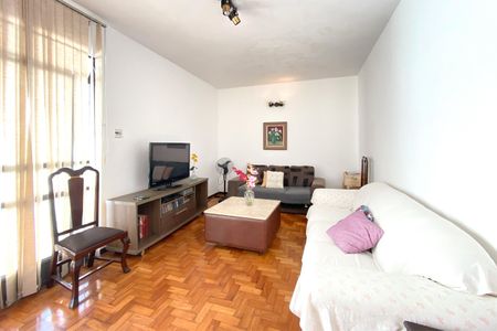 Casa à venda com 360m², 3 quartos e 4 vagasSala