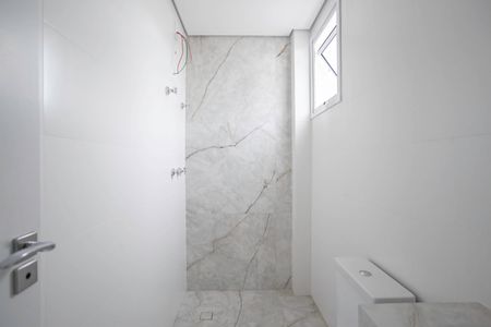 Apartamento à venda com 80m², 3 quartos e 2 vagasBanheiro da suíte 