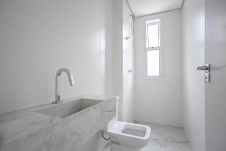 Apartamento à venda com 80m², 3 quartos e 2 vagasBanheiro social 