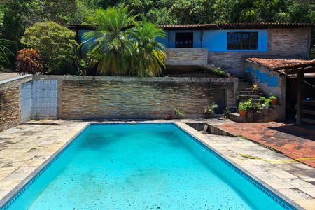 Casa para alugar com 3000m², 6 quartos e 2 vagasQuintal