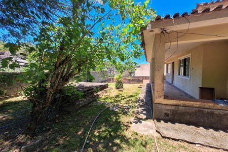 Casa para alugar com 3000m², 6 quartos e 2 vagasQuintal