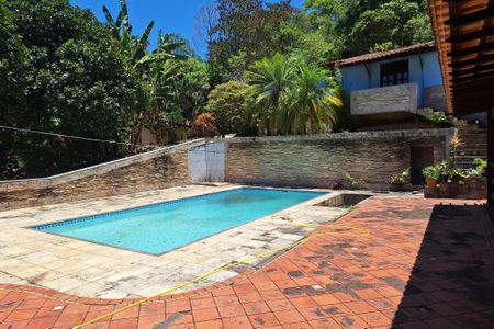 Casa para alugar com 3000m², 6 quartos e 2 vagasQuintal