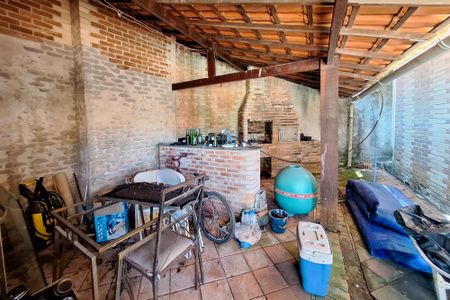 Casa para alugar com 3000m², 6 quartos e 2 vagasQuintal