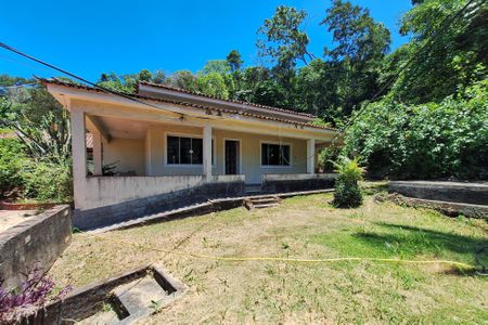 Casa para alugar com 3000m², 6 quartos e 2 vagasQuintal
