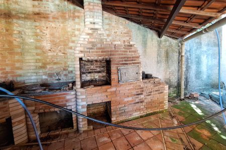 Casa para alugar com 3000m², 6 quartos e 2 vagasQuintal