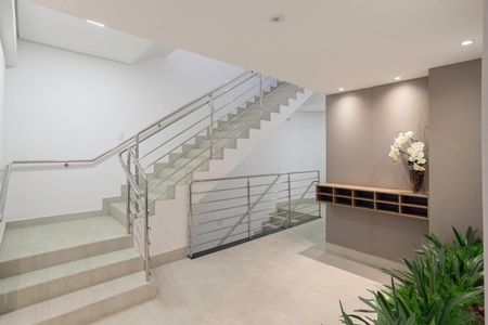 Apartamento à venda com 140m², 3 quartos e 2 vagas Apartamento à venda com 140m², 3 quartos e 2 vagasHall social