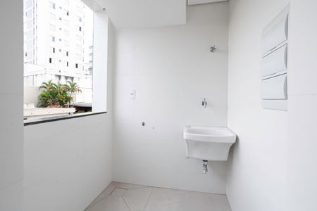 Apartamento à venda com 140m², 3 quartos e 2 vagas Apartamento à venda com 140m², 3 quartos e 2 vagasÁrea de serviço