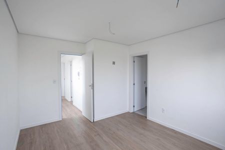 Apartamento à venda com 140m², 3 quartos e 2 vagas Apartamento à venda com 140m², 3 quartos e 2 vagasSuíte