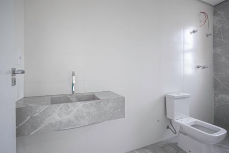 Apartamento à venda com 140m², 3 quartos e 2 vagas Apartamento à venda com 140m², 3 quartos e 2 vagasBanheiro da suíte