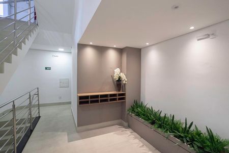 Apartamento à venda com 140m², 3 quartos e 2 vagas Apartamento à venda com 140m², 3 quartos e 2 vagasHall social