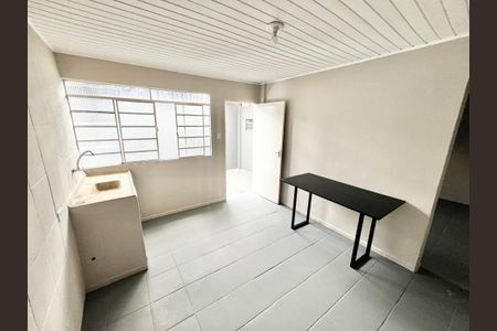 Cozinha de casa para alugar com 1 quarto, 42m² em Jardim do Colegio (zona Norte), São Paulo