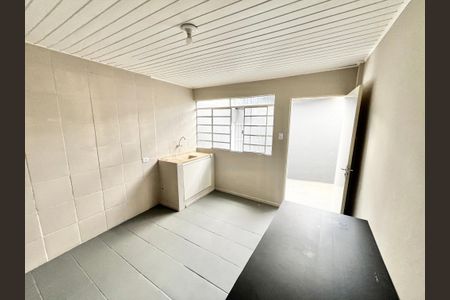 Cozinha de casa para alugar com 1 quarto, 42m² em Jardim do Colegio (zona Norte), São Paulo