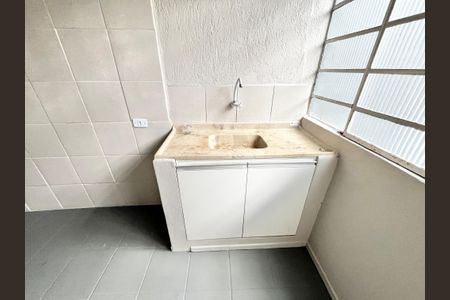 Cozinha de casa para alugar com 1 quarto, 42m² em Jardim do Colegio (zona Norte), São Paulo
