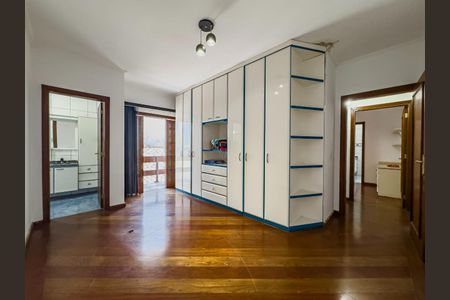 Casa à venda com 300m², 3 quartos e 3 vagasFoto 01