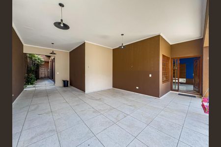 Casa à venda com 300m², 3 quartos e 3 vagasFoto 01