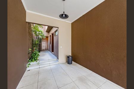 Casa à venda com 300m², 3 quartos e 3 vagasFoto 01