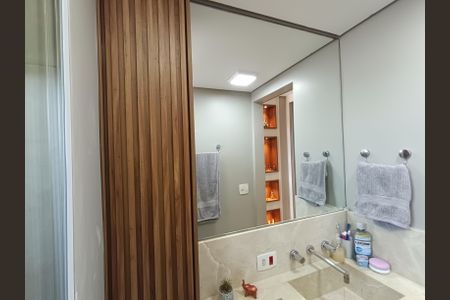 Apartamento à venda com 72m², 2 quartos e 2 vagas Apartamento à venda com 72m², 2 quartos e 2 vagasBanheiro da Suíte 1