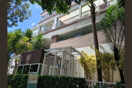 Apartamento à venda com 72m², 2 quartos e 2 vagas Apartamento à venda com 72m², 2 quartos e 2 vagasFachada