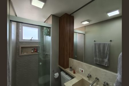 Apartamento à venda com 72m², 2 quartos e 2 vagas Apartamento à venda com 72m², 2 quartos e 2 vagasBanheiro da Suíte 1