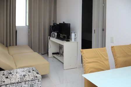 Sala de apartamento para alugar com 2 quartos, 40m² em Piatã, Salvador