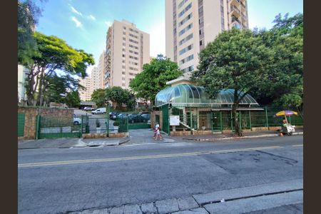 Apartamento à venda com 60m², 2 quartos e 1 vagaFachada e portaria