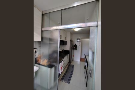 Apartamento à venda com 60m², 2 quartos e 1 vagaÁrea de Serviço