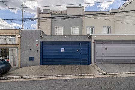 Casa à venda com 105m², 3 quartos e 2 vagas Casa à venda com 105m², 3 quartos e 2 vagasfachada