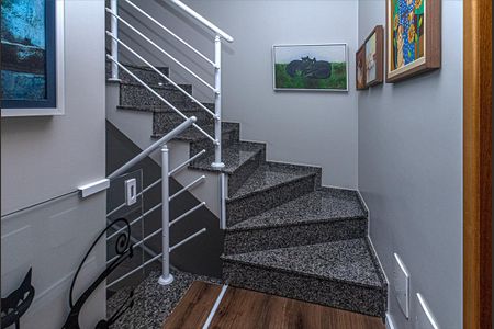 Casa à venda com 105m², 3 quartos e 2 vagas Casa à venda com 105m², 3 quartos e 2 vagasacesso para o primeiro piso e acesso para o terceiro piso