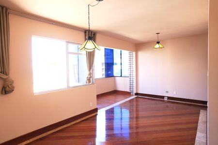 Sala de apartamento para alugar com 3 quartos, 86m² em Lourdes, Belo Horizonte