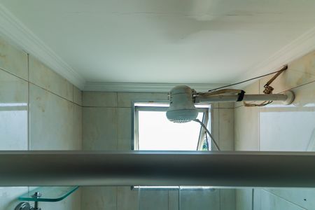 Banheiro de apartamento para alugar com 2 quartos, 56m² em Parque Ipe, São Paulo