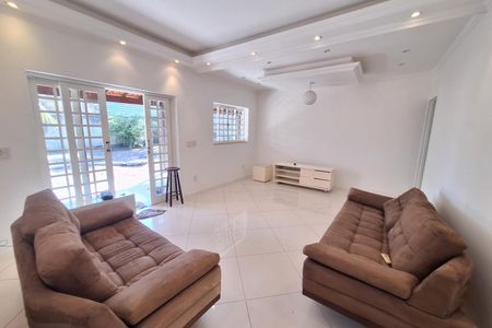 Sala de casa para alugar com 2 quartos, 100m² em Saracuruna, Duque de Caxias