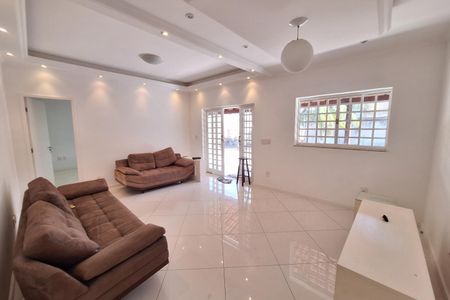 Sala de casa para alugar com 2 quartos, 100m² em Saracuruna, Duque de Caxias