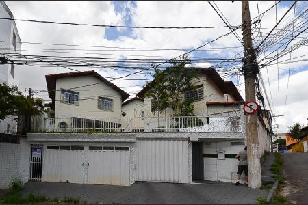 Apartamento à venda com 90m², 3 quartos e 1 vaga Apartamento à venda com 90m², 3 quartos e 1 vagaFachada