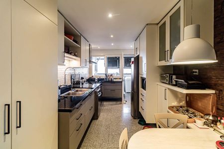 Apartamento à venda com 185m², 3 quartos e 3 vagasCozinha