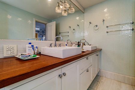 Apartamento à venda com 185m², 3 quartos e 3 vagasSuite 01 - Banheiro